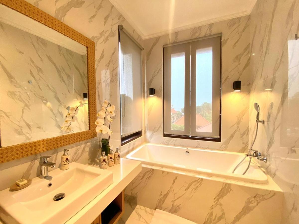 Deluxe King Suite